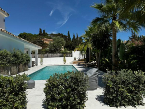 Family Holiday Bliss in Marbella- Brand-New 4 Bedroom VILLA with Garden, Private Pool & Jacuzzi, Marbesa 500 m to the Beautiful Cabopino Beach